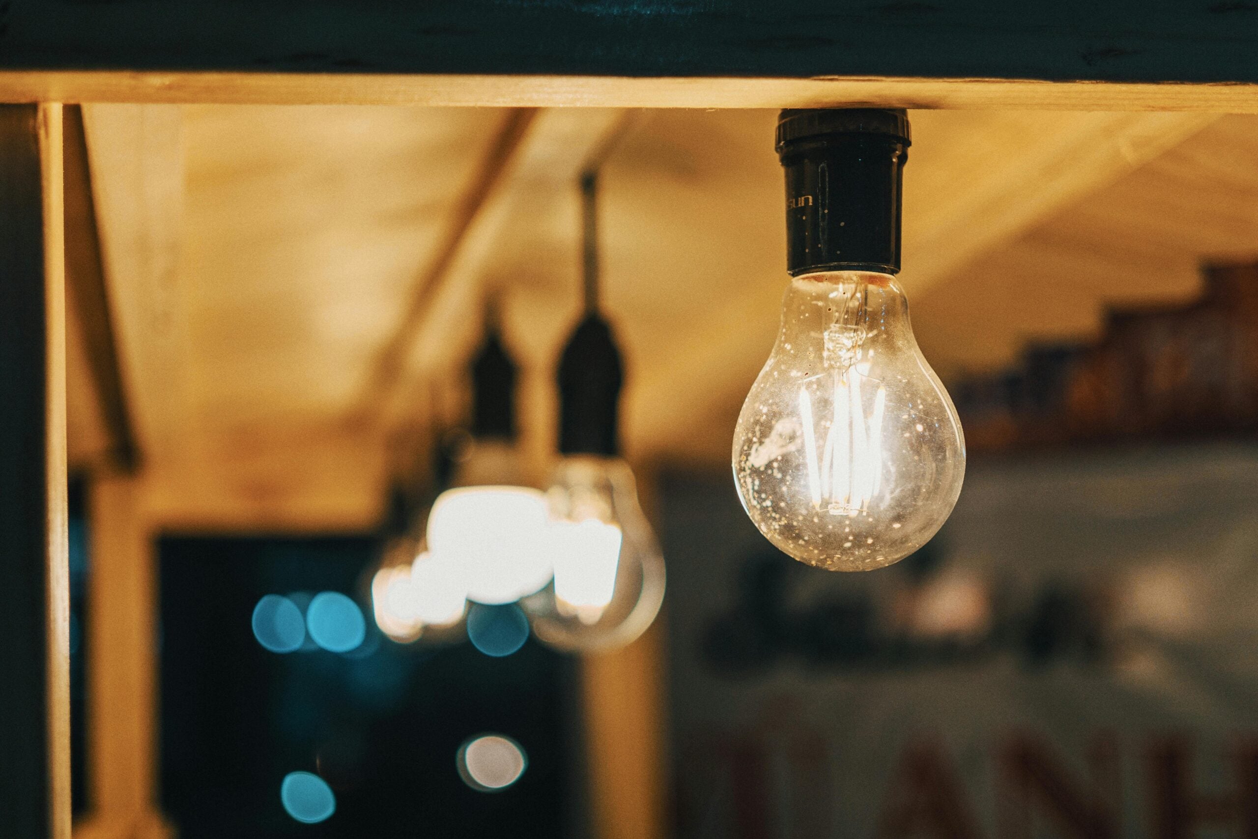 Photo by FOX ^.ᆽ.^= ∫: https://www.pexels.com/photo/close-up-photo-of-light-bulb-112291